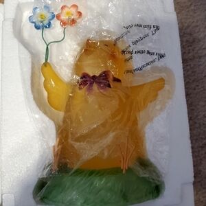 VINTAGE LIGHTED EASTER CHICK HOLDING FLOWERS Avon